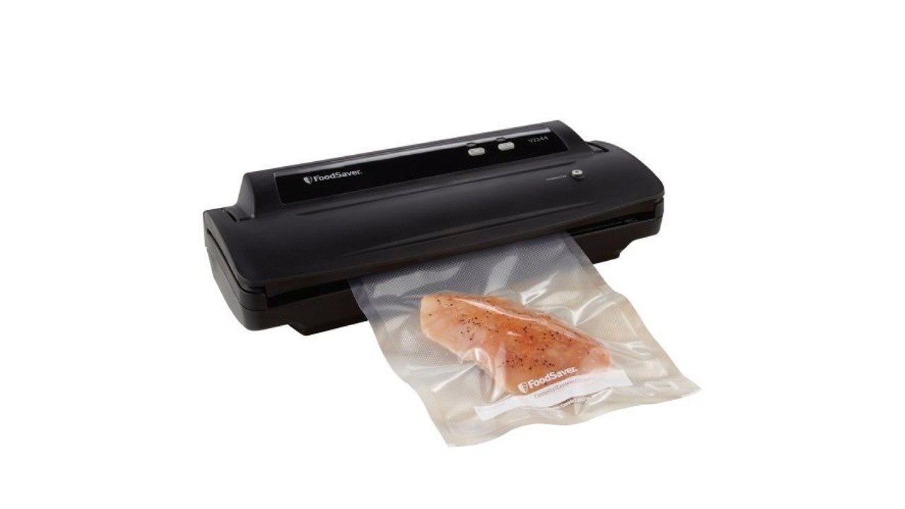 You are currently viewing FoodSaver V2244 Vacuum Sealing System Review & Ratings